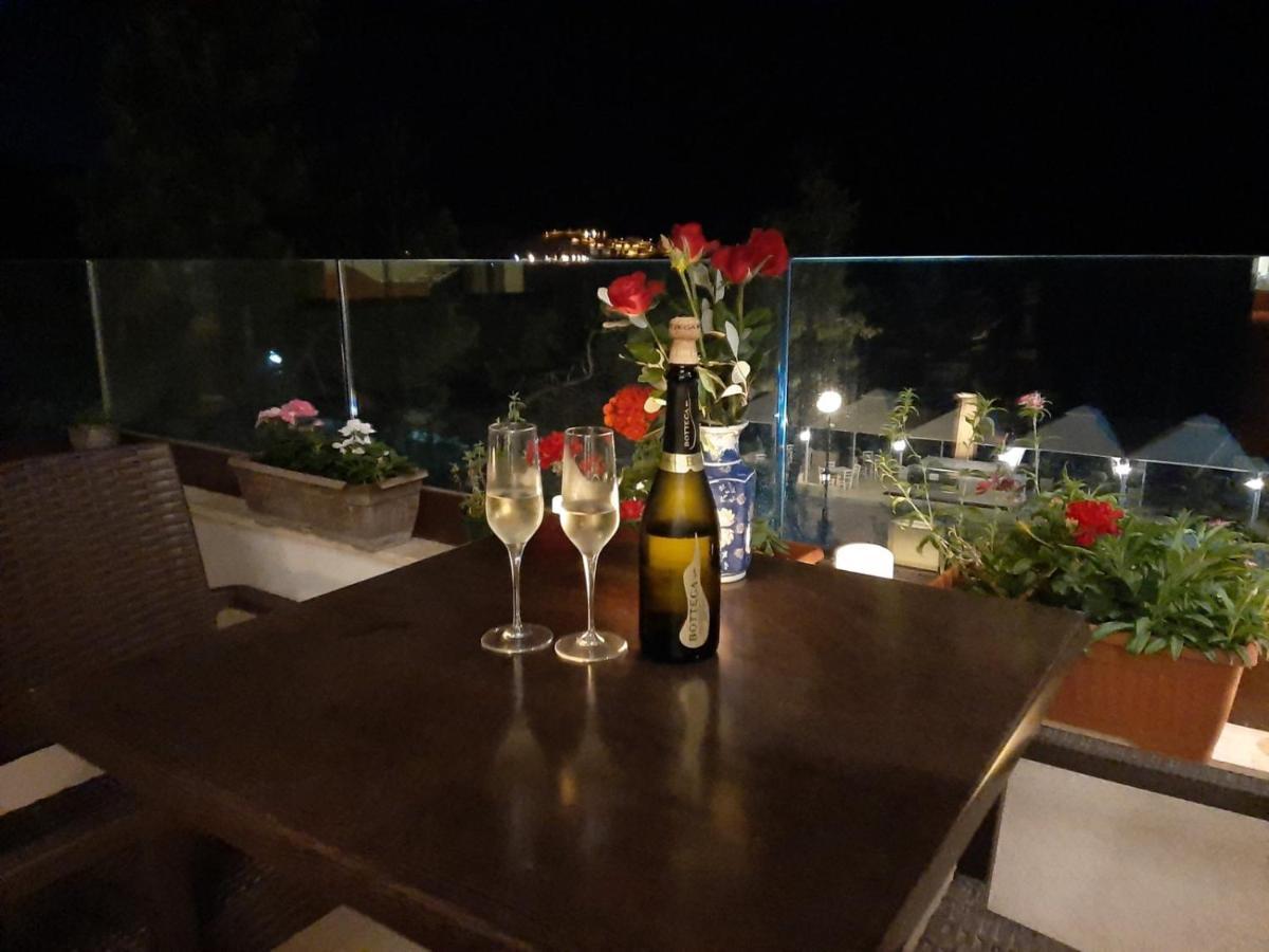 Apartments Kuce Lekovica Beach & Snack Bar- Bistro المظهر الخارجي الصورة