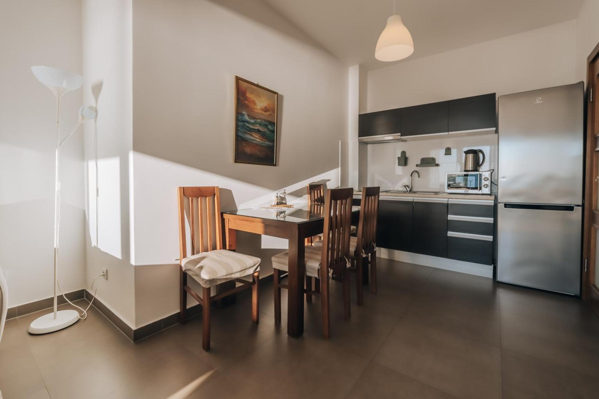 Apartments Kuce Lekovica Beach & Snack Bar- Bistro الغرفة الصورة